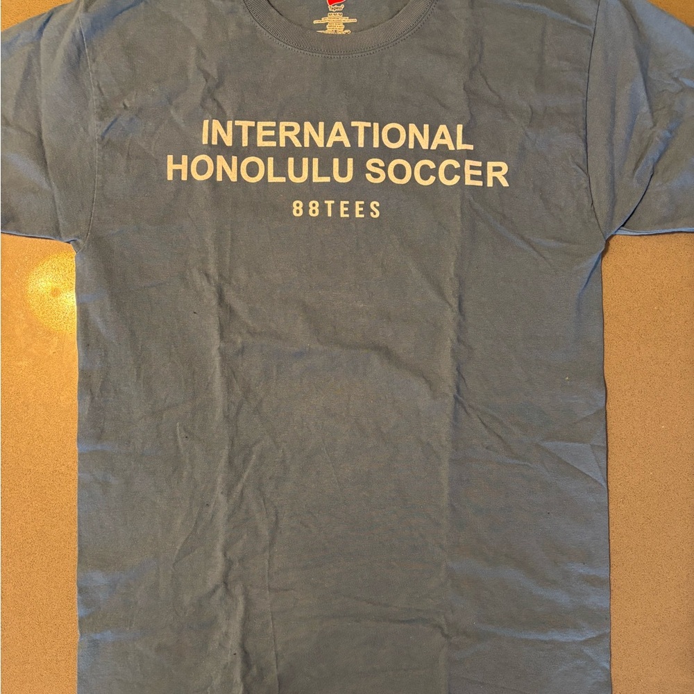 International Honolulu Soccer 88tees Size Medium Blue Exclusive Vintage Shirt
